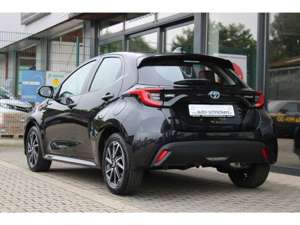 Toyota Yaris TEAM-D+COMFORT-PAKET+SHZ+KAMERA+GJ-RÄDER ! Bild 3