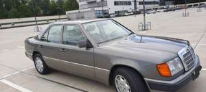 Mercedes-Benz E 300 W 124 -  automatic  - Oldtimer -