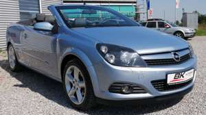 Opel Astra 1.8 16V Cosmo Scheckheft Leder Xenon Tüv Neu