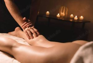 Ayurveda    Tantra Ganzkörper Massage - Heimservice