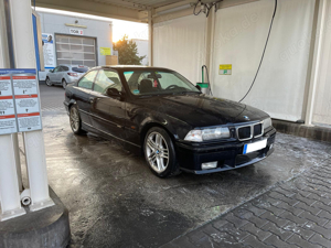 BMW E36 318is Oldtimer Cosmosschwarz + Schlachter BMW 323i