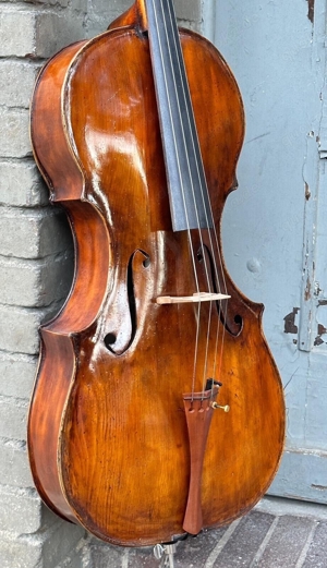 Feines Cello 44 Violoncello mit Zettel Iacobus P. Gordanus 1774 Fine cello