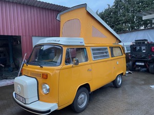 VW - Bus T2 mit Campingeinrichtung Baujahr 04.1976