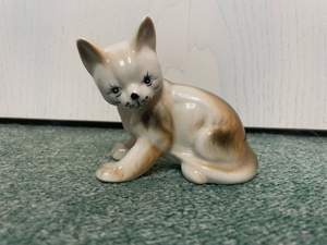 Kleine Katzenfigur aus Porzellan, Deko Bild 2
