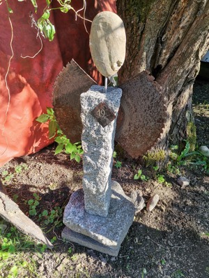 Engel aus Stein und Sägeblättern, absolut ausgefallene Deko für drinnen und draußen Bild 3 Engel aus Stein und Sägeblättern, absolut ausgefallene Deko für drinnen und draußen Bild 3
