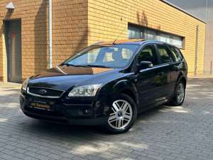 Ford Focus Turnier Ghia/AUTOMATIK/KLIMAAUTO/SHZ/PDC//