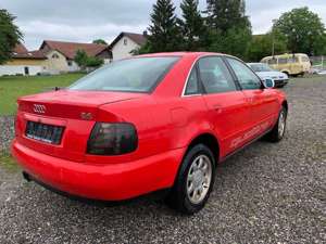 Audi A4 2.4 quattro Bild 3