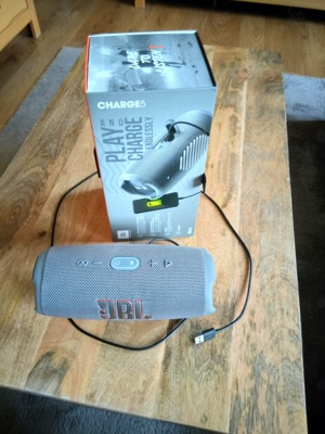 JBL Charge 5 