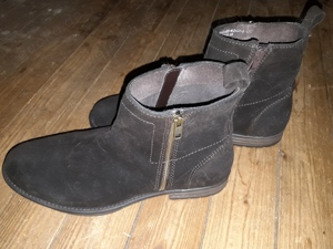 Leichte Stallschuhe und Stiefeletten  , auch zum reiten.Neuwertig !!