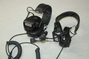 2 x 3M Peltor Comtac XP Headset mit Gentex Mikrofon MT17H682FB-38 SV