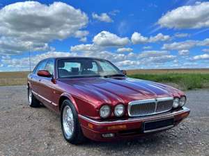 Jaguar XJ 300