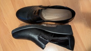 Damenschuhe NEU, Größe 40, schwarz 