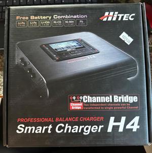 Neuwertiges Ladegerät Hitec Smart Charger H4