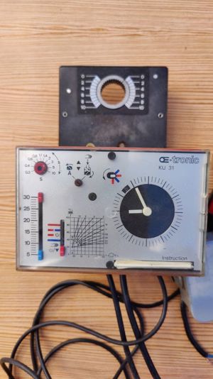 Oertli OE-tronic KU31 mit Analoguhr Heizungsstuerung Regelung