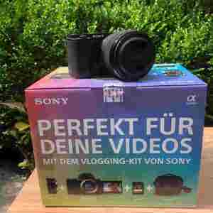 Sony ZV E10 Vlogging Kamera mit lichtstarkem Sony SEL35F18F Objektiv Kamera, Drohnen & Fotozubehör T