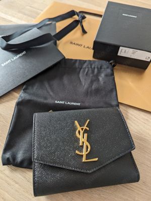 YSL Saint Laurent Portmonee Geldbörse Uptown Grain De Poudre Prägung Schwarz