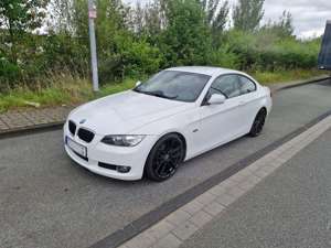 BMW 320 320i E92 Coupe