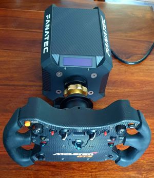 Fanatec Podium DD1 + CSL Elite McLaren GT3 V2 mit Shifter-Mod von Simmakerz 