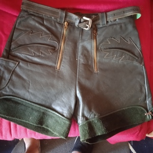 J  Echte kurze Lederhose 