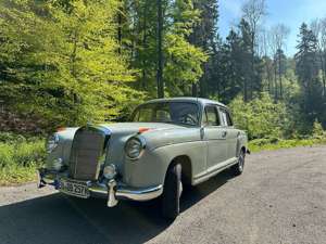 Mercedes-Benz 220 S