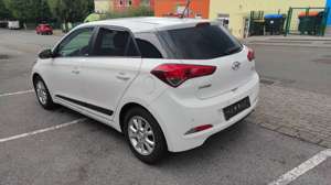 Hyundai i20 Passion 1 HAND tüv NEU SCHECKHEFT