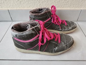 BIETE: Oft & gerne getragene Turn- Sportschuhe (Damen) in Gr. 40