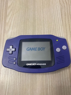 Game Boy Advance in Blau 