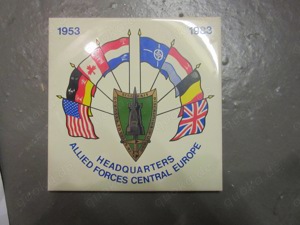 NATO Wappen, Kachel AFCENT und Teller Telephon Exchange,