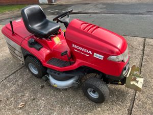 Honda 2417 HF HM Rasentraktor