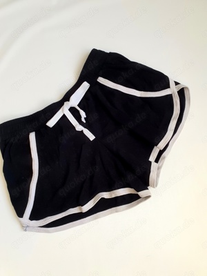 Short "Aqua Blue" Gr. 36 38 schwarz mit weißen Paspeln