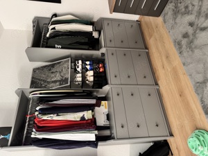 2 x HAUGA Kleiderschrank von Ikea   1x HAUGA Kommode