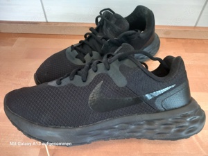 Nike Revolution 6 Laufschuh DC 3728 001 Gr. 42,5