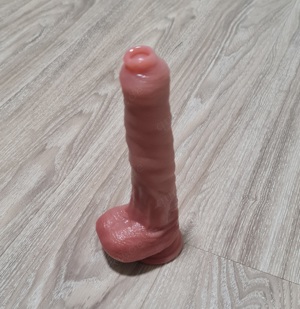 XL Dildo mit Saugnapf und Vorhaut  Bild 1