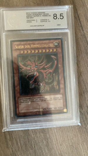 Slifer der Himmelsdrache gegradet Platin Grading 8.5