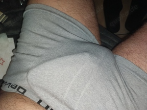 Im looking for a girl to make onlyfans whit me.