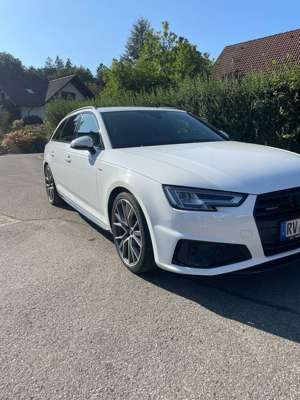 Audi A4 Avant 40 TDI S tronic quattro S-line