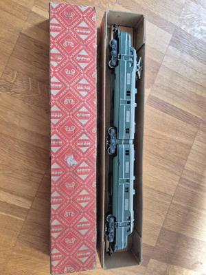 Märklin HO DL800 "Doppel-Diesellokomotive", grün = im alten Karton!  Bild 8