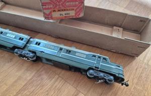 Märklin HO DL800 "Doppel-Diesellokomotive", grün = im alten Karton!  Bild 5