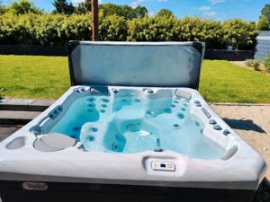 Premium Jacuzzi Whirlpool Wellis Malaga 6 Personen