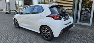 Toyota Yaris Hybrid 1.5 VVT-i Team Deutschland Bild 2