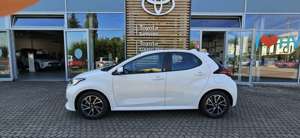 Toyota Yaris Hybrid 1.5 VVT-i Team Deutschland Bild 3