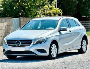 Mercedes-Benz A 180 BI-XENON+NAVI+SPORTSITZE+SHZ+KLIMA+PDC+LM