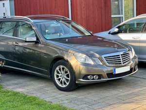 Mercedes-Benz E 200 E 200 T CGI BlueEFFICIENCY Elegance