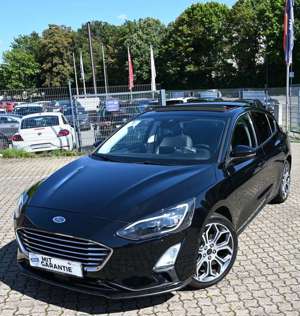 Ford Focus 1.0 Titanium PanoSD Leder Navi BO LED Cam