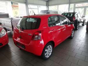 Toyota Yaris 1.3 Team /5-tg./Klima/ALU/AHK/PDC/RCD/ 1. Hand Bild 4