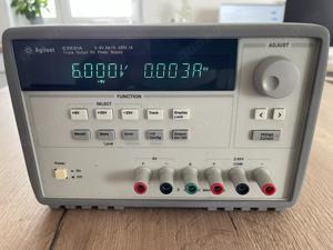 Agilent E3631A Triple Output DC Power Supply Bild 2