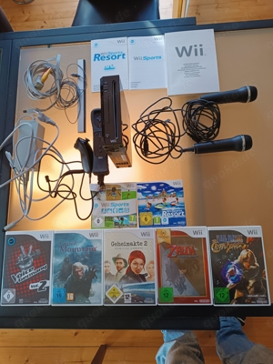 Wii Konsole mit Zubehörpaket,Spielen ,Nunchuck und Mikrofonen