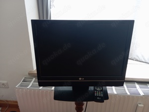 LG TV 19LS4R mit Fermbedienung. Top Zustand. Funktioniert einwandfrei.