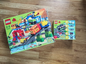 Verkaufe Lego DUPLO Eisenbahn Superset 10508 + Zubehörset 10506 mit Schienen und Weichen