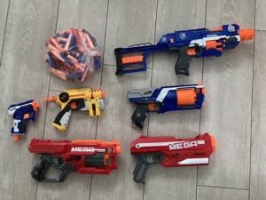 Tolle Sammlung von Nerf Spielzeug  mit Original Nerf (Baumwollschaum Dart)